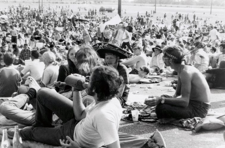 006-ilaria-turba-JEST_hippies- Pop Festival_M