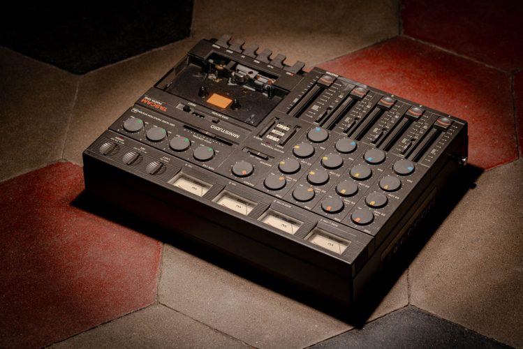 2511_TESTORI_NEVER ALONE_4884