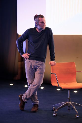 NEVEr ALONE DE SERIO-12