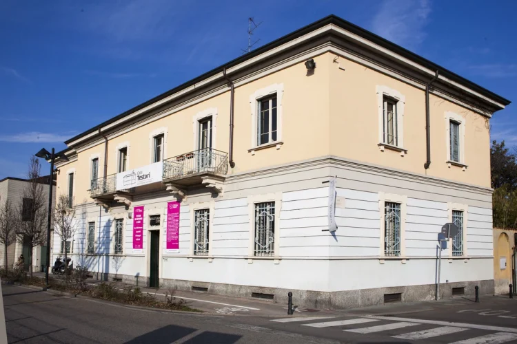 casa testori ingresso
